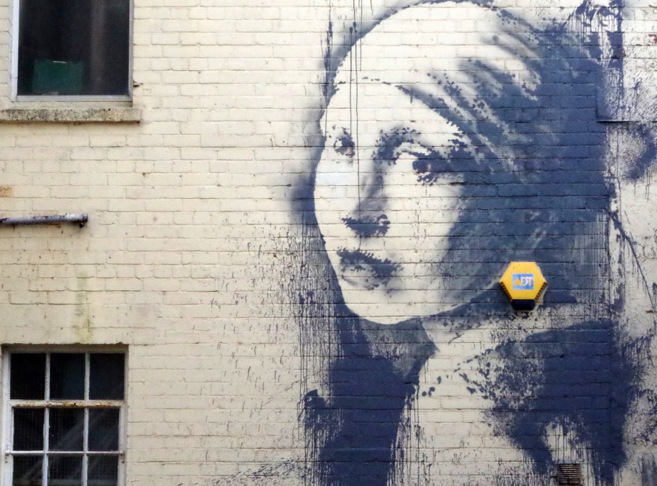 'La joven de la perla' segn Banksy.