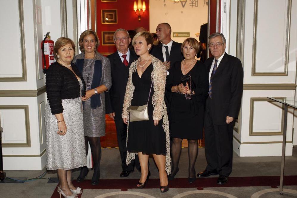 Ana Alonso, con familiares de Javier Espinosa y Ricardo Garca...