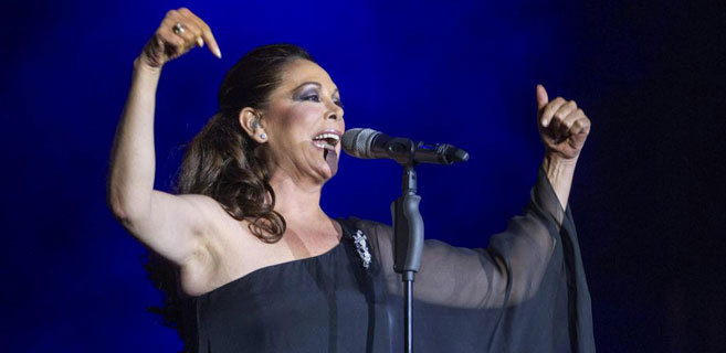 Isabel Pantoja en su ltimo concierto en Zaragoza