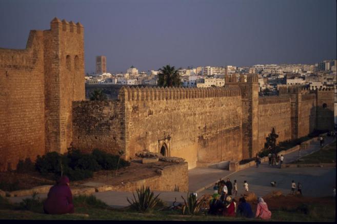 Vista de la muralla de la kasbah de los Oudaya en Rabat.