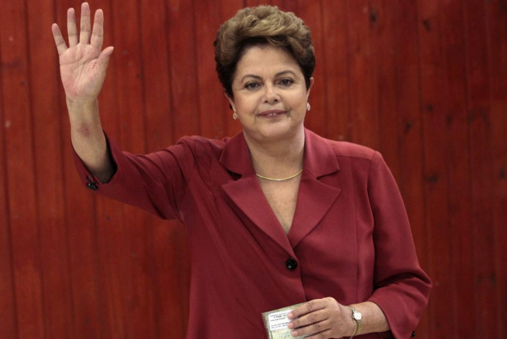 La presidenta brasilea y aspirante a la reeleccin por el Partido...