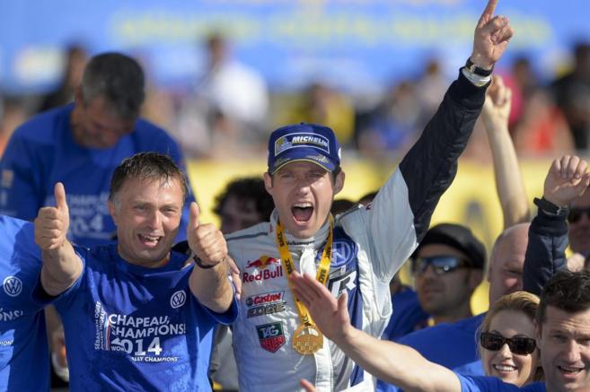 Sebastien Ogier celebra su victoria en el Rally de Catalua y su...