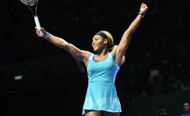 Serena Williams celebra su victoria en el Masters femenino.