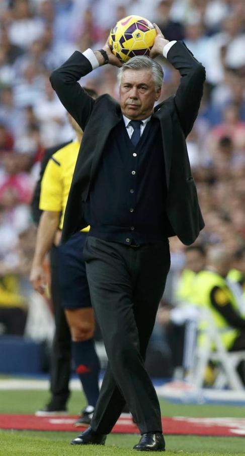 Ancelotti, duante el clsico del sbado en el Bernabu.