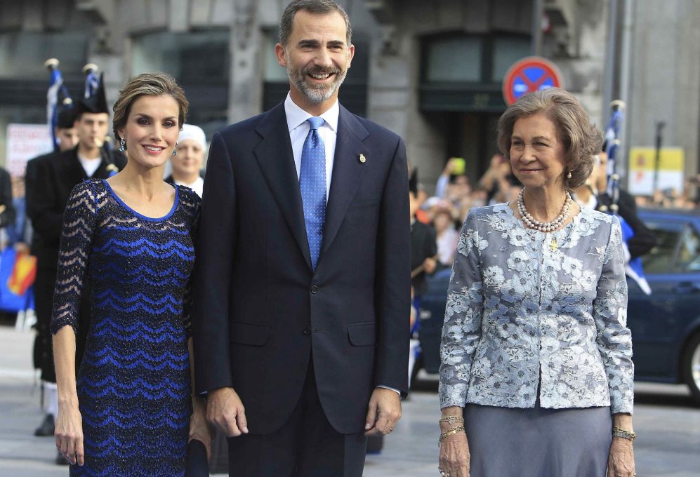 La Reina emrita y los Reyes Felipe y Letizia coincidieron el pasado...