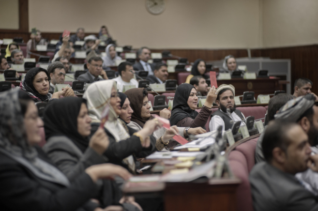 Las mujeres ocupan el 28% de los escaos en el Parlamento afgano.