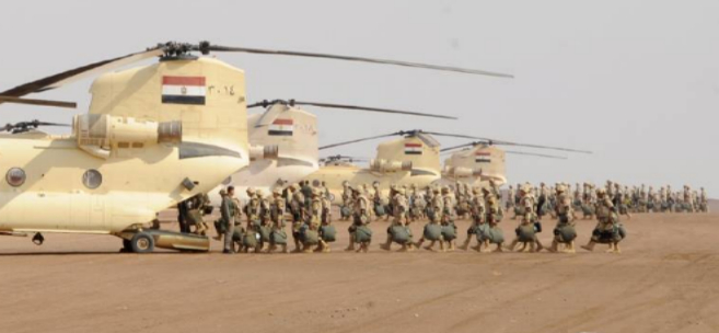Egipto despliega sus tropas en la Península de Sinaí.