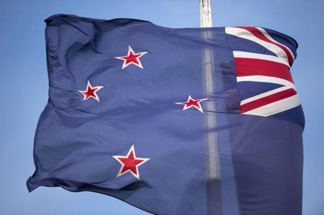 La actual bandera de Nueva Zelanda, compuesta por la 'Union...