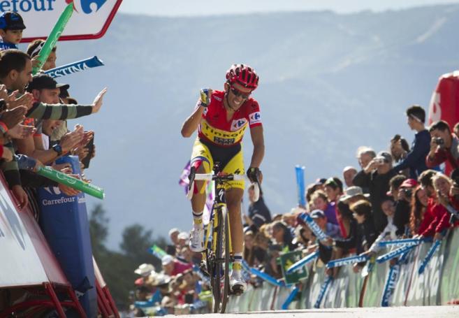 Contador, durante el ascenso al Puerto de Ancares en la Vuelta.