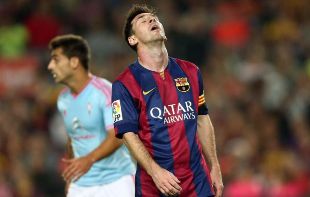 Leo Messi se lamenta tras fallar una ocasin de gol ante el Celta.