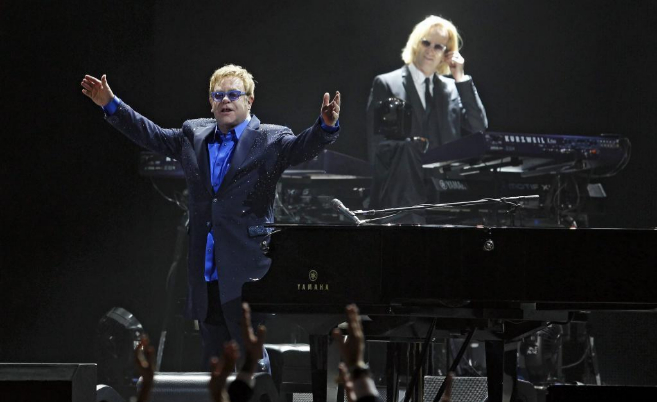 Elton John, durante su concierto celebrado este sbado en Madrid.