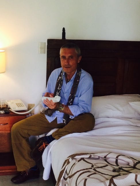 El periodista Melchor Miralles en la habitacin del hotel de...