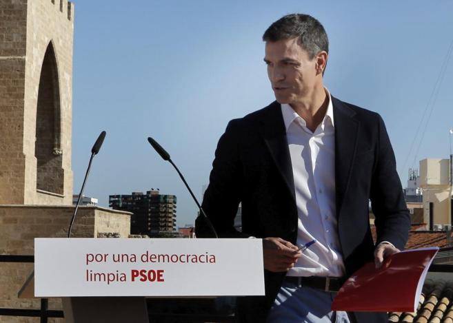 Pedro Sánchez durante la rueda de prensa ofrecida en la sede del PSOE...