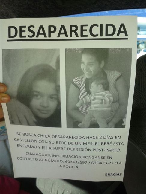 La familia ha repartido carteles de los desaparecidos por Castelln.