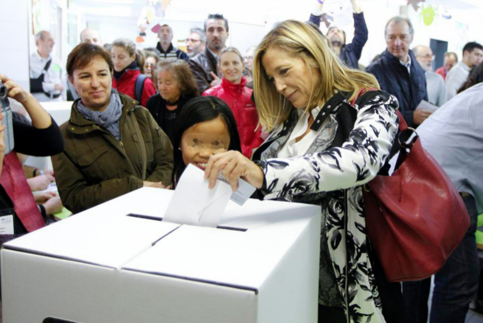 Ambiente electoral 9N en Barcelona en la escuela Sagrada Familia en la...