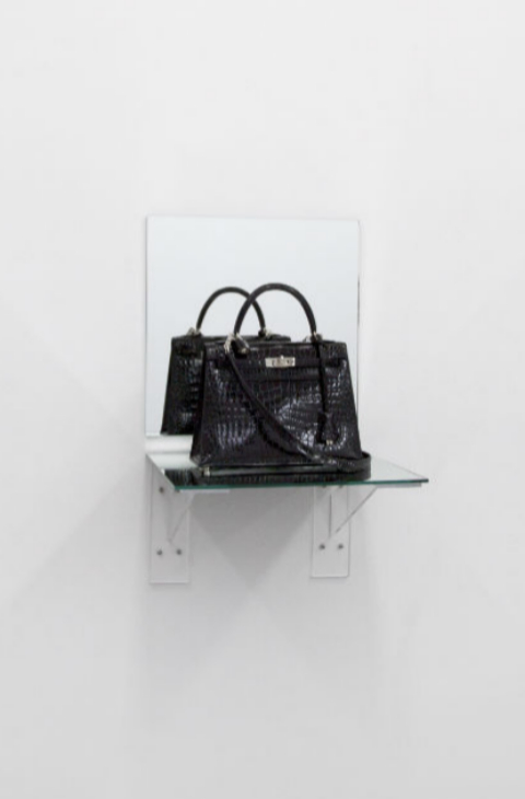 Jeff Koons. 'Birkin Bag Black Croc (Shelf)', 2014. Bolso donado por...