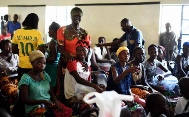 Supervivientes de la enfermedad en Freetown (Sierra Leona).