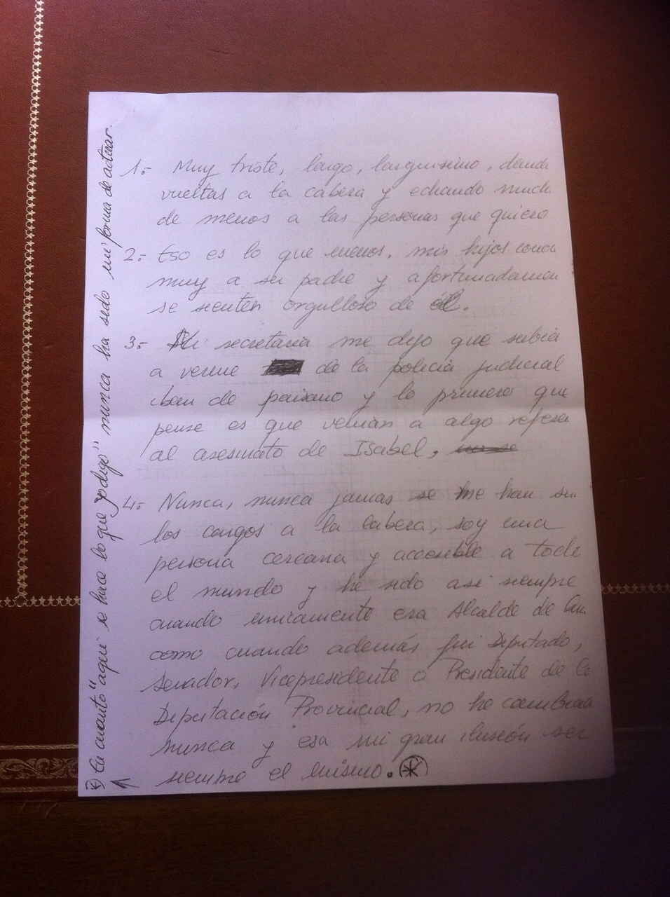 Una de las hojas manuscritas de Martnez.