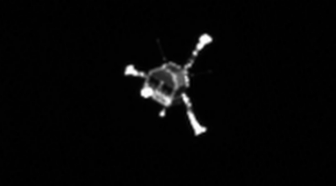 El robot Philae, captado por la sonda Rosetta durante su descenso al...