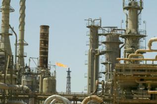Vista general de la refinera ms grande refinera de Irak.