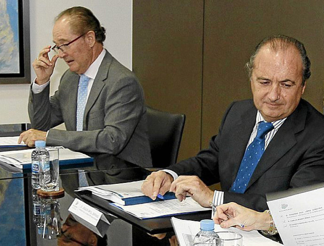 Juan Ferrer (i) y Joaqun Ripoll (d), durante un Consejo de...