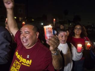 Inmigrantes latinos celebran  la reforma.