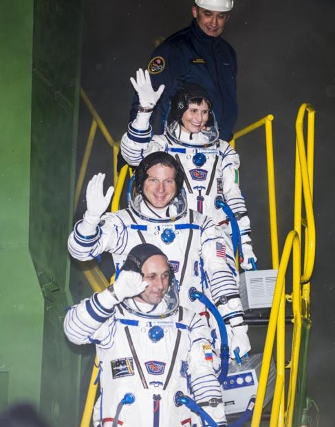 Los astronautas, antes de partir hacia la EEI.