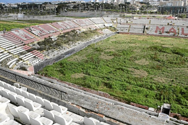 Estado en ruinas del que fuera el campo del Mallorca, el estadio...
