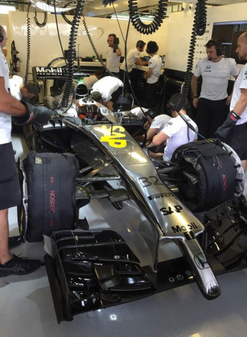 El nuevo McLaren, durante los entrenamientos.