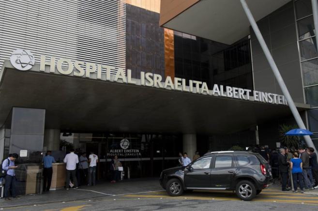 Entrada del Hospital Israelita Albert Einstein, donde est ingresado...
