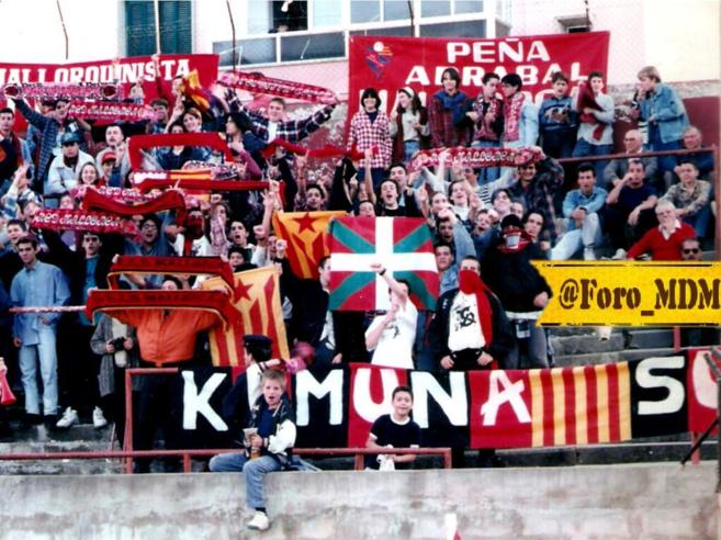 La pea Komuna Sud en el Llus Sitjar en 1995.