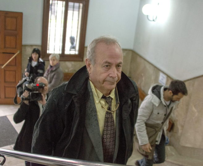 El magistrado Jos Castro entrando a los Juzgados de Palma.