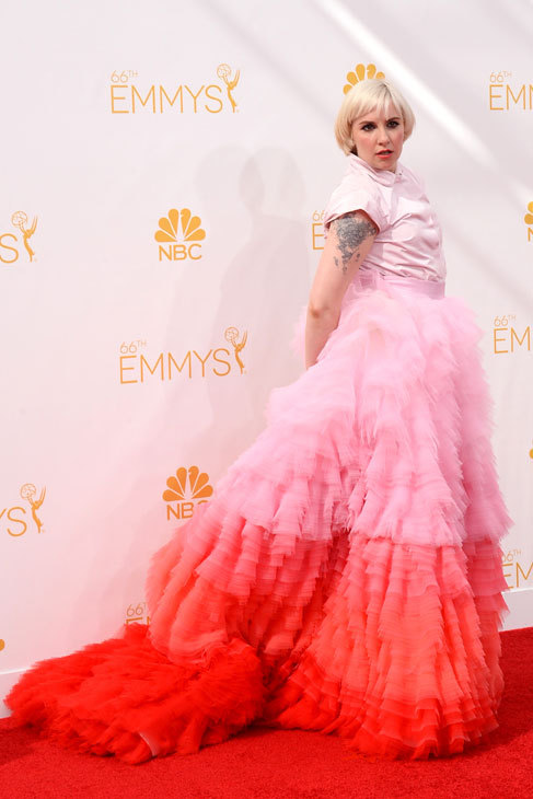 Lena Dunham asisti a los Emmy con esta espectacular falda de...
