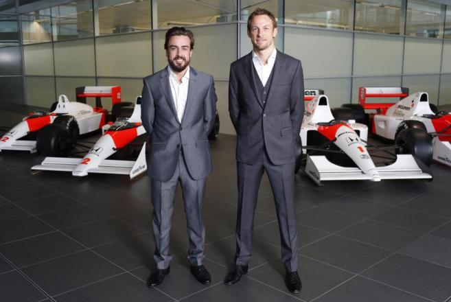 Alonso junto a Button, durante la presentacin con McLaren.