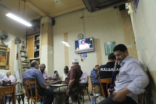 Uno de los céntricos cafés de El Cairo.