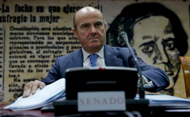 El ministro de Economa, Luis de Guindos, en su comparecencia en el...
