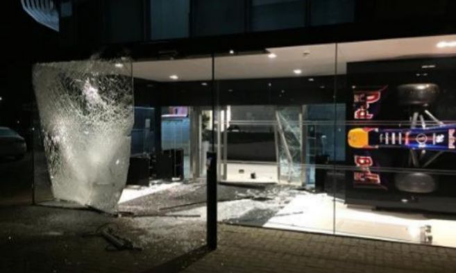 Imagen de la factora de Red Bull en Milton Keynes, tras el asalto.