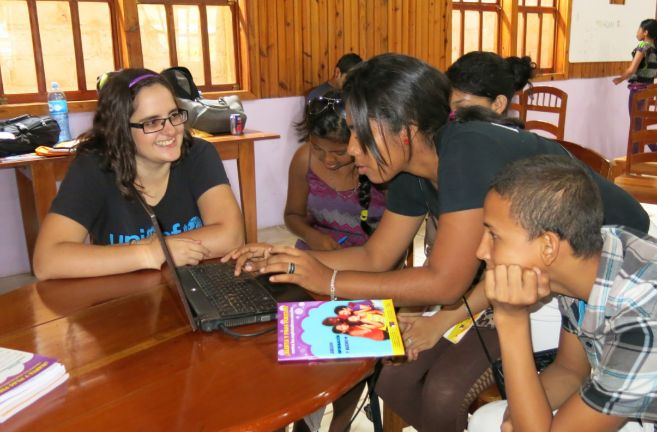 Jóvenes asistentes a los talleres en Nicaragua
