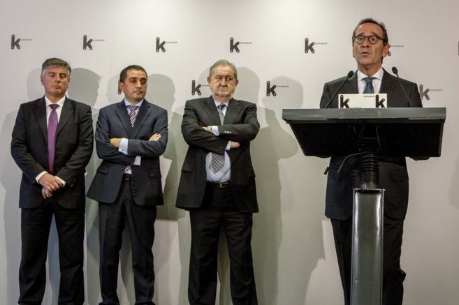 El nuevo presidente de Kutxabank, Gregorio Villalabeitia, con los...