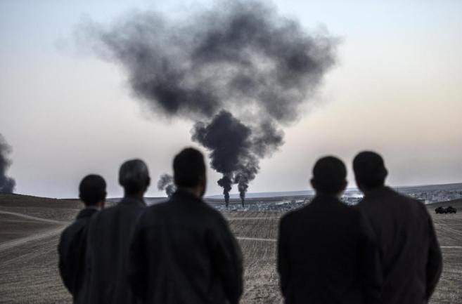 Columnas de humo en la asediada Kobane, en una imagen de octubre.