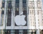El logotipo de Apple en su tienda de Nueva York.