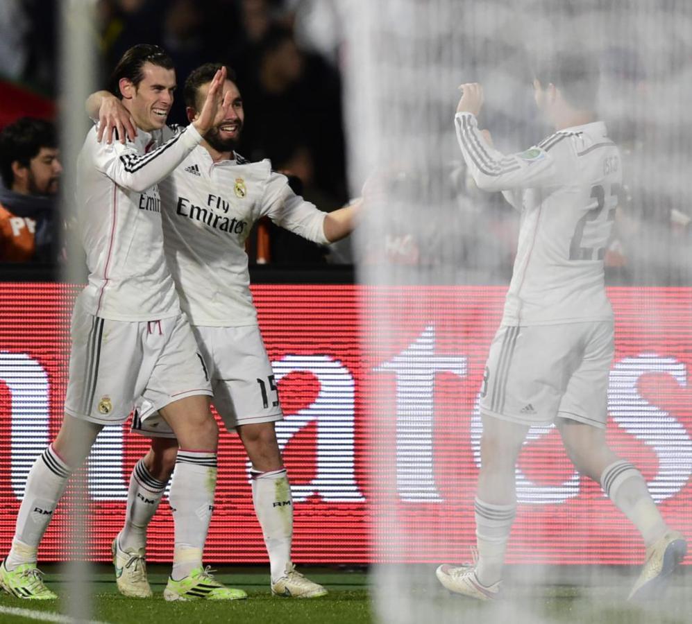 Bale festeja su gol con Isco y Carvajal.