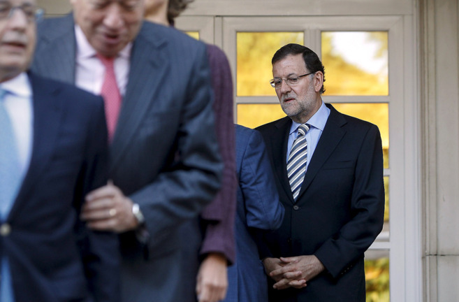 Mariano Rajoy, en los exteriores del Palacio de la Moncloa, a la...