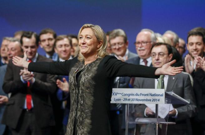 Marine Le Pen, tras ser reelegida presidenta del Frente Nacional...
