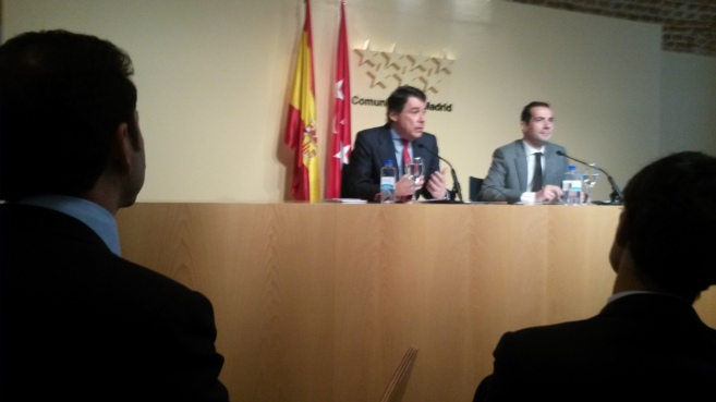 Ignacio Gonzlez junto a Salvador Victoria en la rueada de prensa...