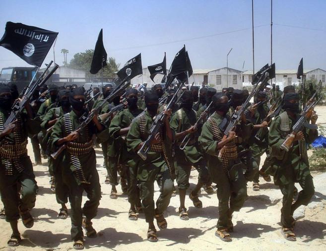 El grupo terrorista Al Shabab, durante un desfile militar en...