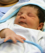 Noelia, el primer beb de 2015, nacida en Tortosa (Tarragona).