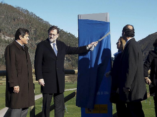 Mariano Rajoy, junto a Ana Pastor y el presiente de Asturias, en la...
