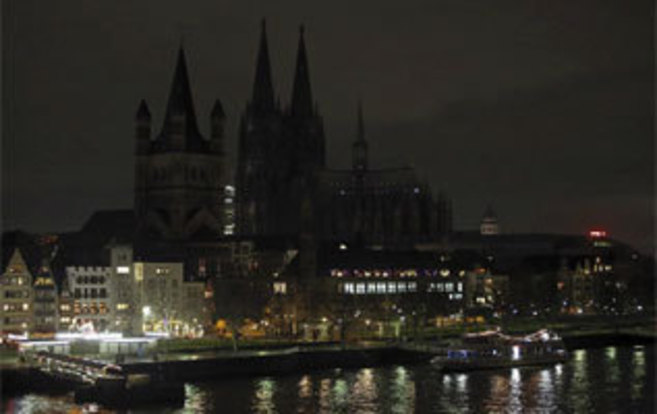 La catedral de Colonia, a oscuras en señal de protesta contra la...