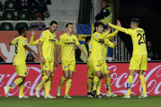 El Villareal celebra el gol anotado por Cheryshev.